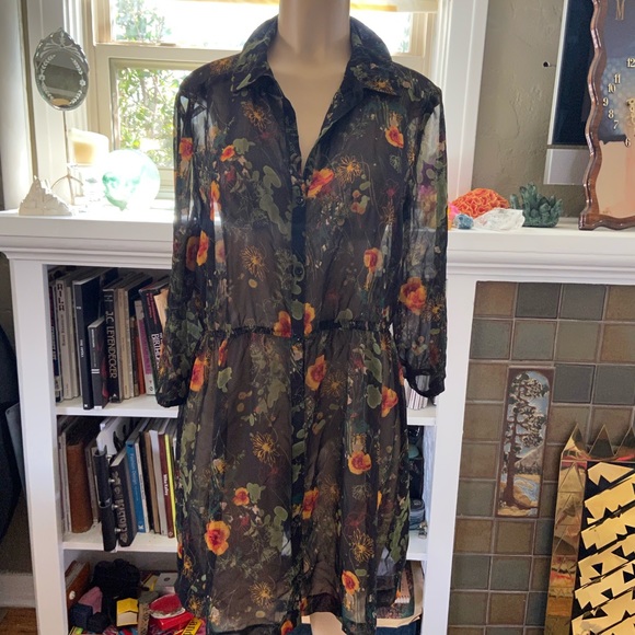 Sheer flower dress - Picture 3 of 6